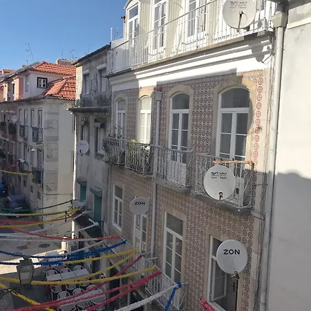 里斯本上城叶洛豪姆公寓 * Lisboa